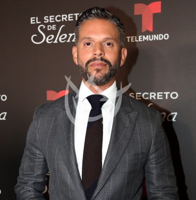 A Rodner Figueroa le chocan su auto