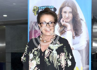 Laura Zapata denuncia estafa de sacerdote que bendijo a su abuela
