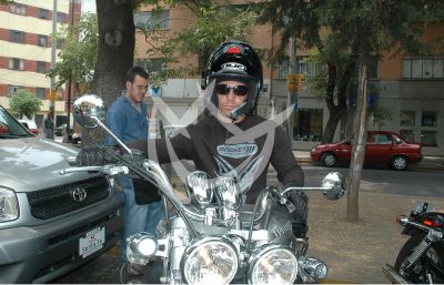 Sergio Mayer, en moto