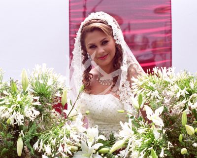 Aracely Arámbula de novia