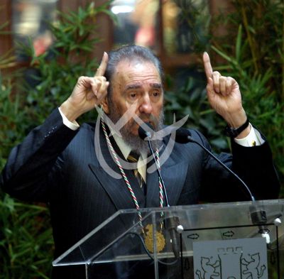 Fidel Castro, 2000