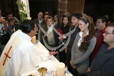 Valentino y Jacqueline en misa
