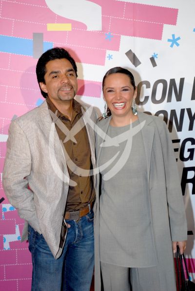 Mayra Rojas y esposo