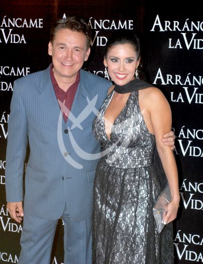 Ricky Luis y esposa