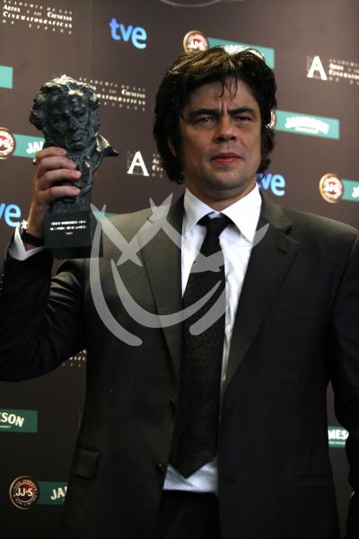 Benicio presume su Goya