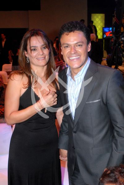 Pedro Fernandez y esposa