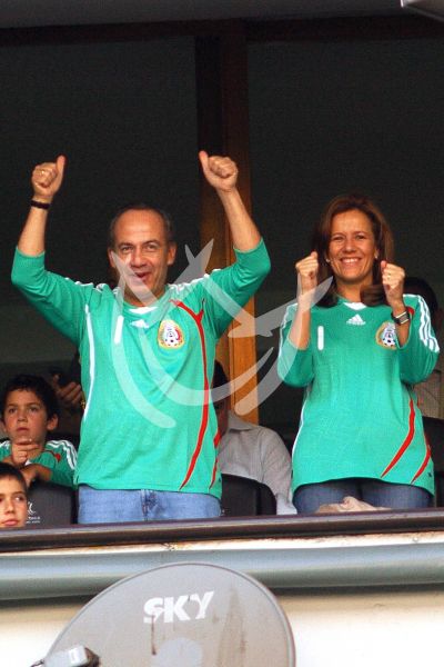 Felipe Calderón apoya al Tri