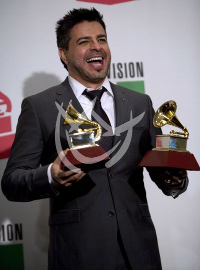 Luis Enrique con su Grammy