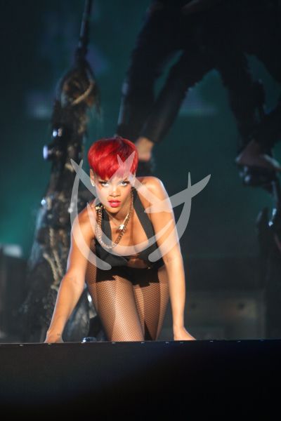 Rihanna ¡dominatrix!