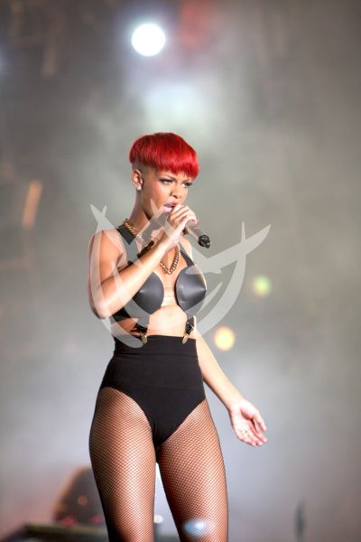 Rihanna ¡dominatrix!
