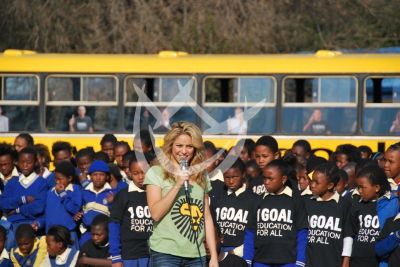 Shakira pide Education for All