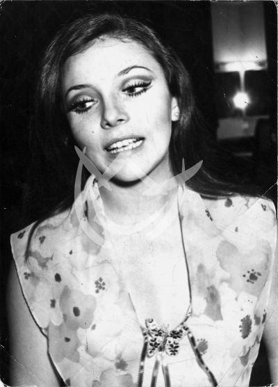 Verónica Castro, 1975