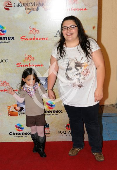Alejandra Levy e hija