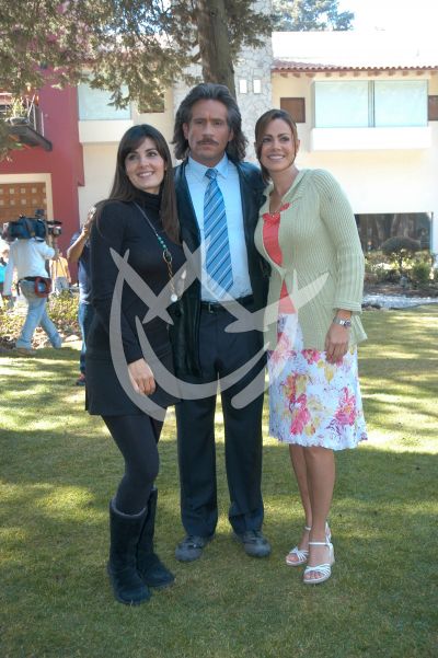 Mayrín, Arath y Luz Elena ¡suerte!
