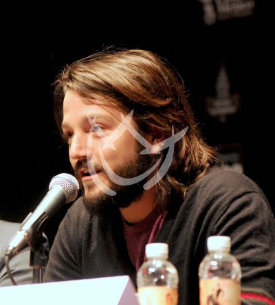 Diego Luna prende Incendios