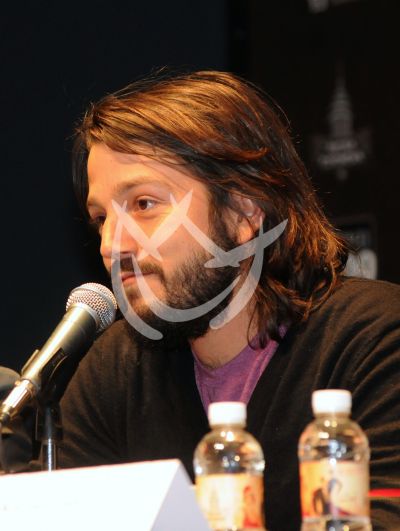 Diego Luna prende Incendios