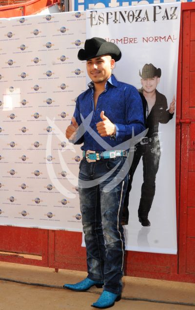 Espinoza Paz a la México