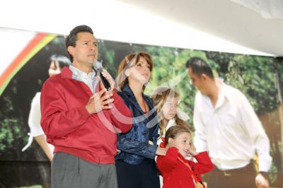 Angélica y Peña celebran la Familia