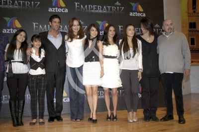 Elenco de Emperatriz