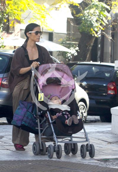 Julieta pasea a su bebé en BsAs