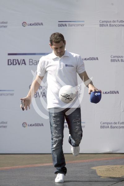 Iker Casillas golea en Mx