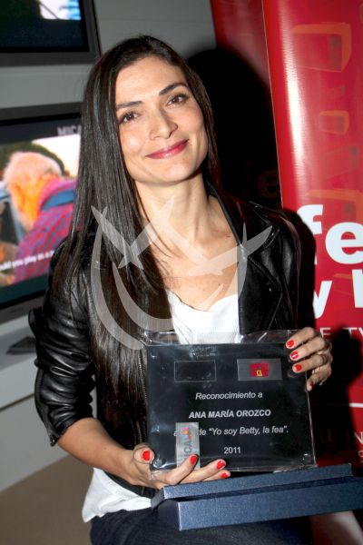 Ana María Orozco premian su Fea