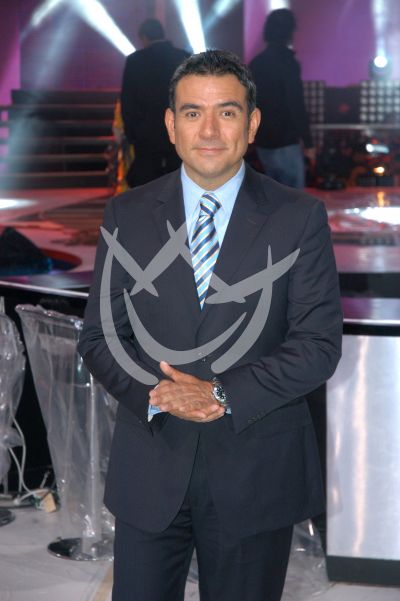 Héctor Sandarti, conductor