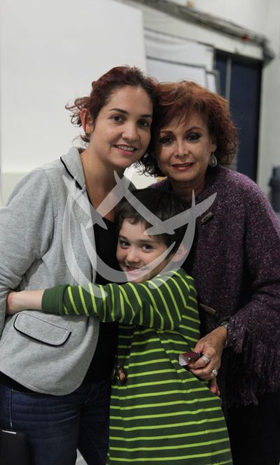 Jorge Eduardo feliz con su mamá
