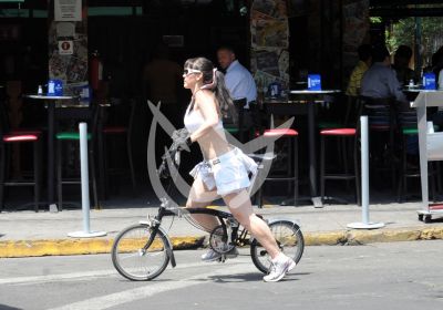 Sandra en bici