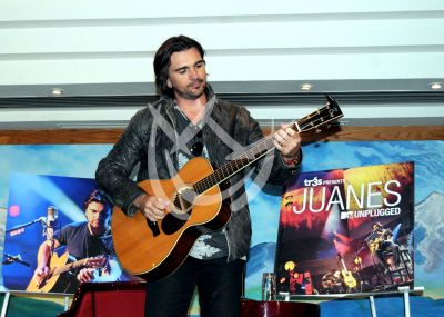 Juanes ¡desconectado! 