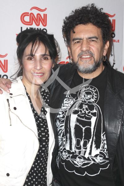 Sergio Arau y su esposa