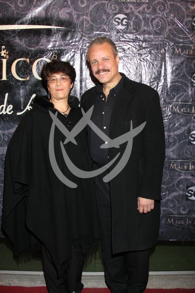 Rubén Cerda y esposa