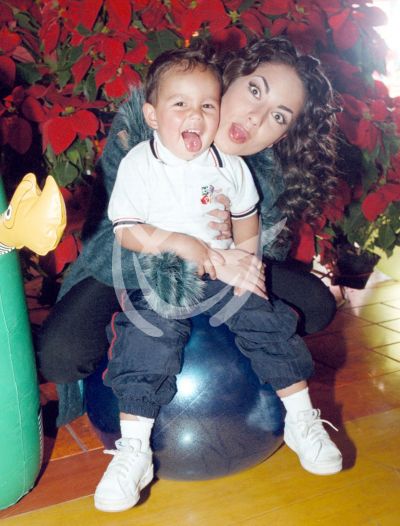 Barbara y su hijo, 2000