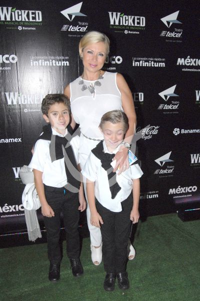 Leticia Calderón e hijos