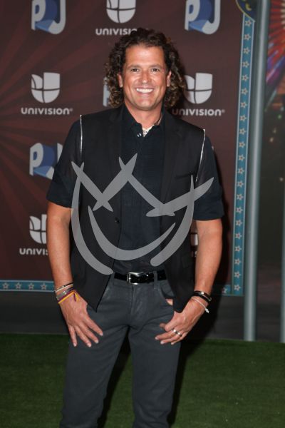 Carlos Vives con Juventud