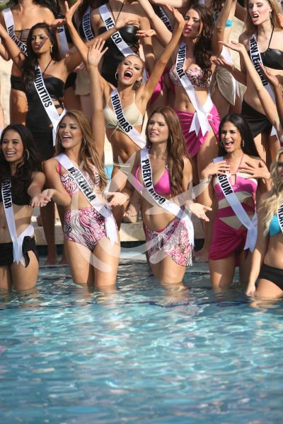 Miss Venezuela y Miss Puerto Rico