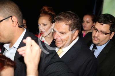 Don Francisco ¡abran paso!