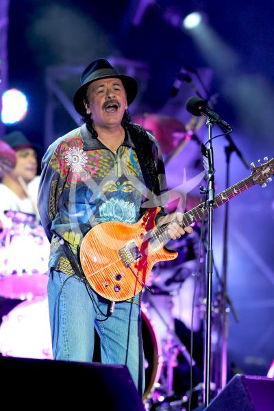 Carlos Santana pide Paz