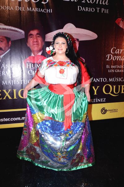 Alejandra y más con México Lindo