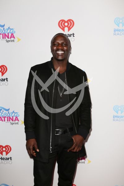  Akon con iHeart