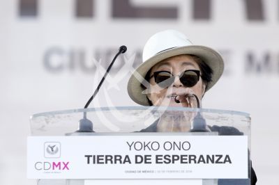 Yoko Ono por la Paz
