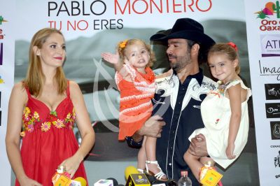 Pablo Montero en familia ¿no que no?