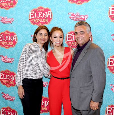 Aimee Carrero es Elena