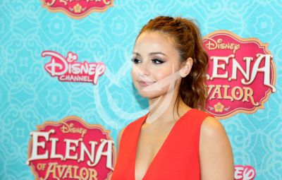 Aimee Carrero es Elena