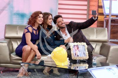 Danna, Aracely y Chocarro ¡selfies!
