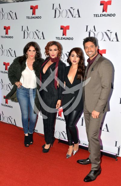 Danna, Aracely y Chocarro con La Doña Mx
