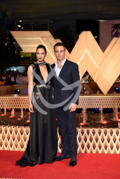 Gal Gadot y Chris Pine son una Maravilla