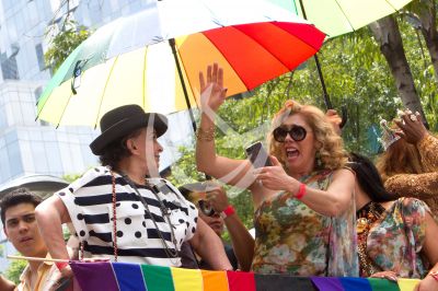 Ana Martin y Cynthia Klibo con la LGBT