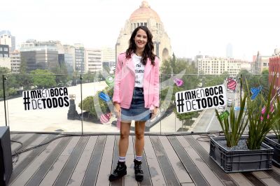 Ximena Sariñana sonríe por un MX en Boca de Todos