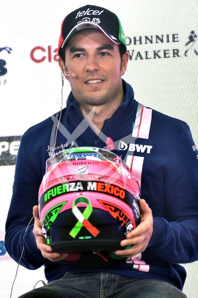 Checo Pérez con F1 en Mx